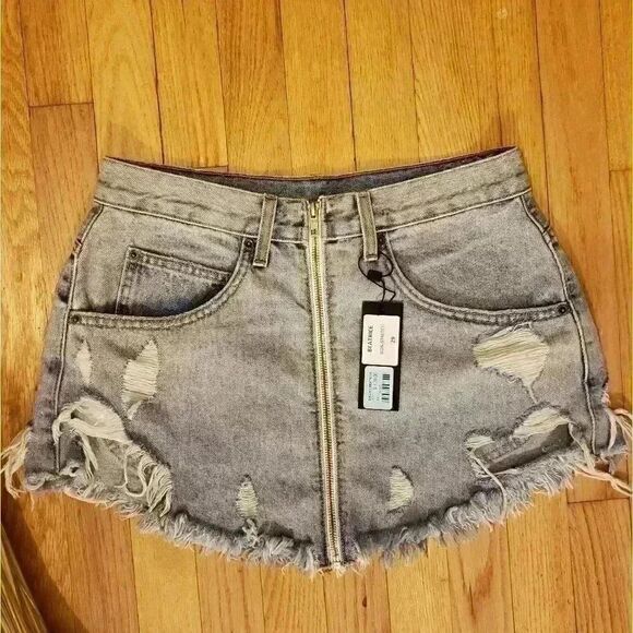 Carmar Beatrice Distressed Denim Skirt Size 29 - Picture 1 of 6